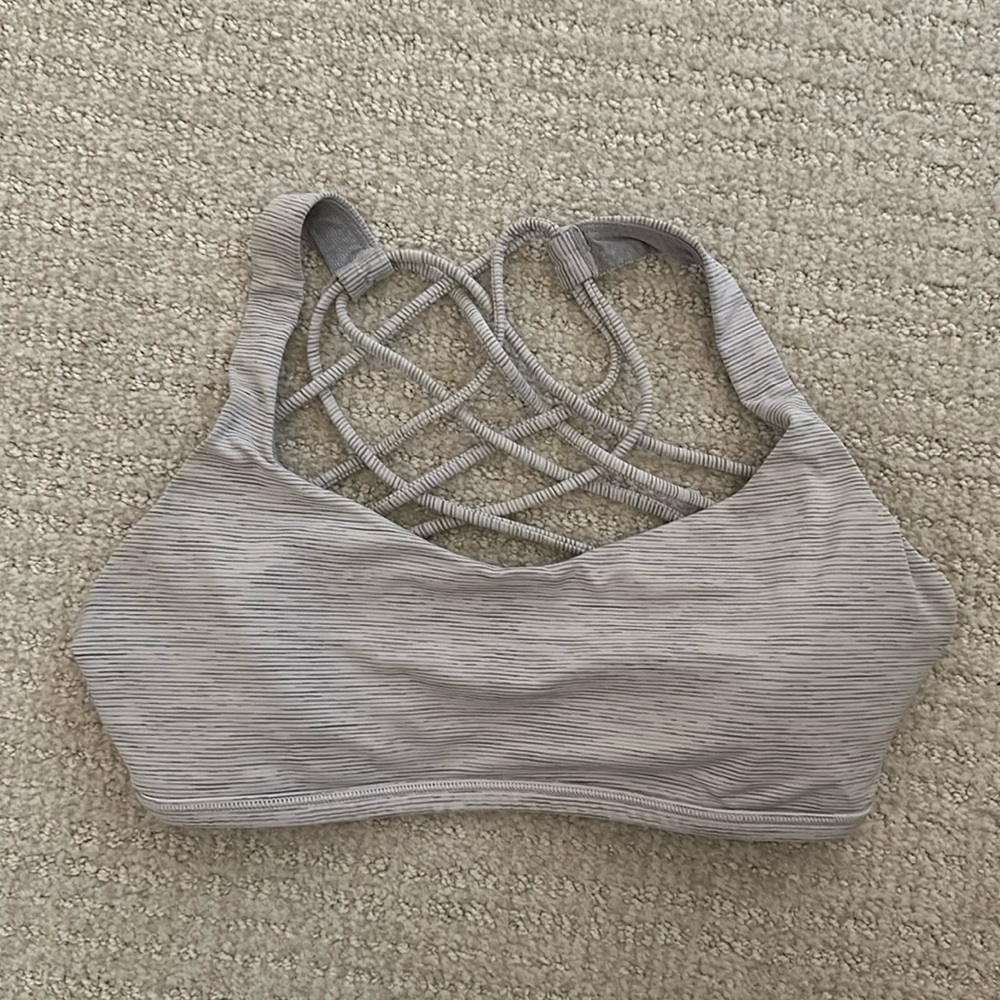 Lululemon sports bra